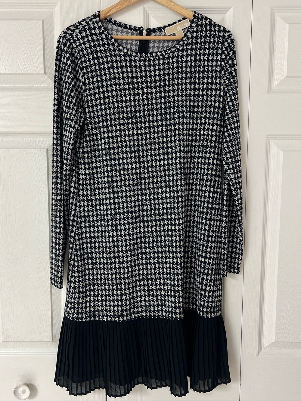 Michael Kors Black and White Houndstooth Long Sleeve Dress with Pleated Hem